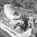 A float in the 1955 Homecoming parade