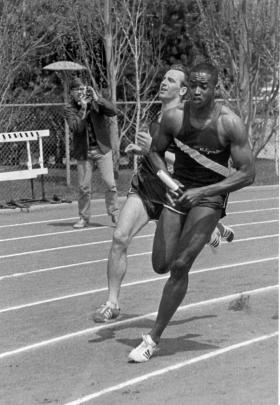 Gene Washington running, 1968
 title=Gene Washington running, 1968
